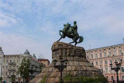 Sculpture of Hetman of Ukraine Bohdan Khmelnytskyi riding a horse ...