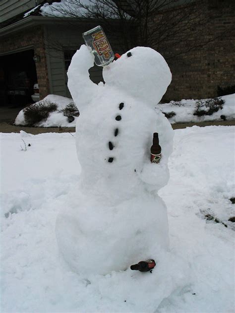 92 Hilariously Creative Snowmen That Would Make Calvin And Hobbes Proud ...