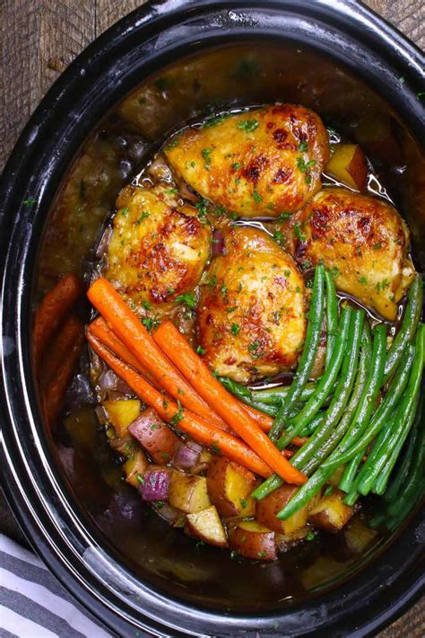 Slow Cooker Honey Garlic Chicken Recipe (with Video) | TipBuzz