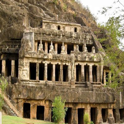 Undavalli Caves - History, Facts, Location, Built By, Entry Fee | Adotrip