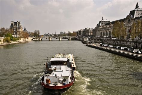 Paris Boat Tour - Seine Cruise with a Historian - Context Travel ...