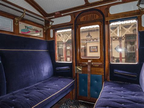 victorian train carriage interior - Google Search Orient Express, Train ...