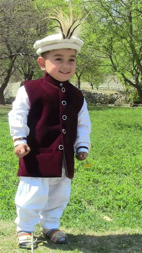 Traditional dress of Gilgit_Baltistan : r/pakistan