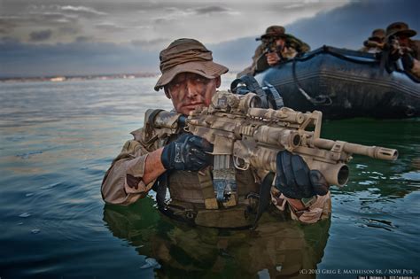 Navy SEALS Photos Showcase Rarely-Seen Daily Life Of Sailors | HuffPost