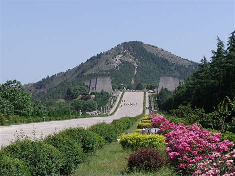 Qin Shi Huang Mausoleum | Travel China with Me