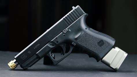 Glock 19 with 20 Round Magazines | Magazine Extension from Shield Arms ...