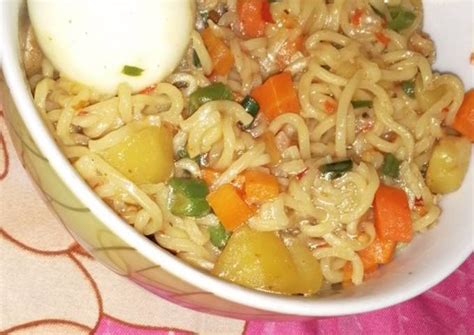 Indomie noodles with cooked egg Recipe by Feenarh's Kitchen 👩‍🍳 - Cookpad