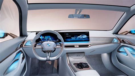 BMW i4 Concept opent aanval op Tesla en Polestar