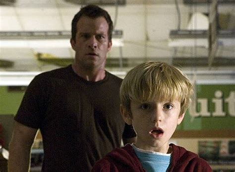 The Mist movie review & film summary (2007) | Roger Ebert