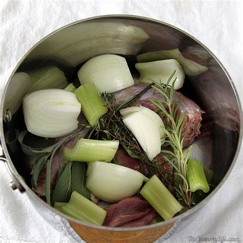 How to Make Delicious Turkey Stock from the Neck and Giblets ...