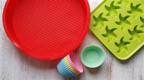 12 Tips on Baking With Silicone Molds | Delishably