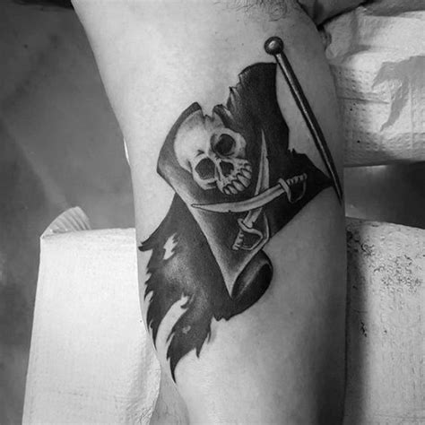 40 Awesome Pirate Flag Tattoo Designs for Men [2024 Guide] | Pirate ...