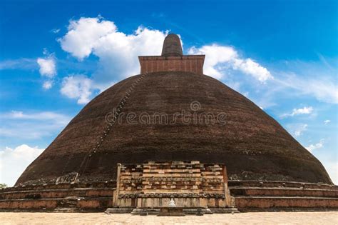 Jethawanaramaya Stupa in Sri Lanka Stock Photo - Image of history ...