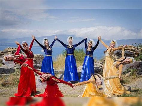 Armenian dance Kochari included in the list of UNESCO