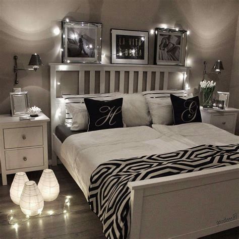 Modern Black and Grey Bedroom Decor Inspiration