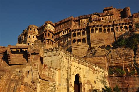 15 Historic Forts From India