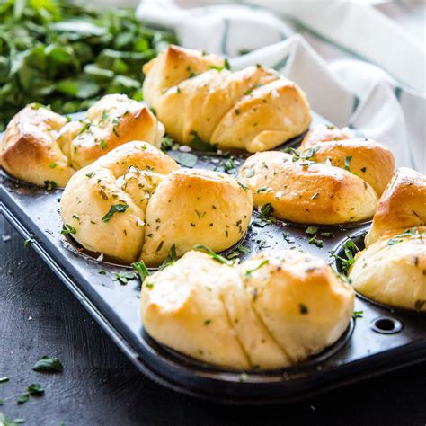 Easy Homemade Garlic Butter Dinner Rolls - The Busy Baker