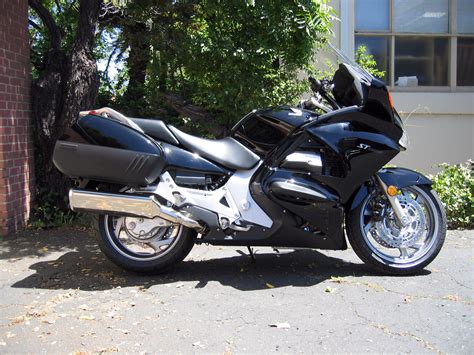 2006 Honda st1300 new