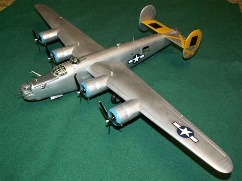 YellowAirplane.com: WW2 B-24 Models, B-24 Liberator Model Airplanes