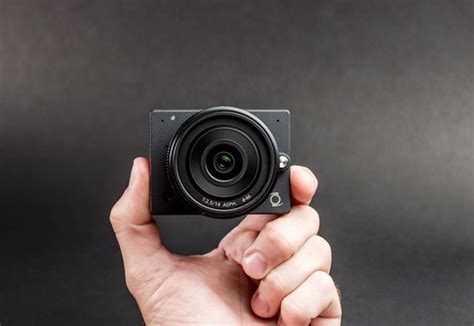 Meet the E1: The world's smallest 4K camera that lets you add on pro ...