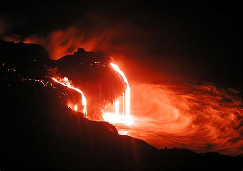 Photos & Video: Kilauea Volcano Lava Flow in Hawaii Nears Homes - Newsweek