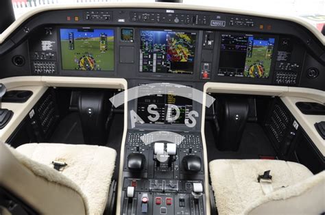 EMBRAER Legacy 500 cockpit HD photo - ASDS Media Bank