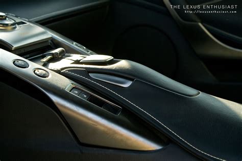 LEXUS LFA - lexus-lfa_interior_11.jpg