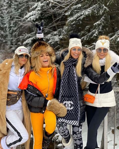 ski outfits for women | Apres ski style, Ski fashion, Skiing outfit