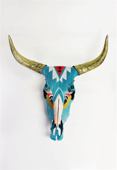 Chelsea Pyeatt's painted cow skull. Very cool! Deer Skull Art, Cow ...