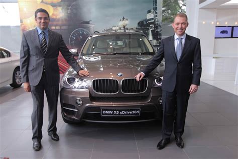 BMW launches the largest dealership in the luxury car segment in India ...