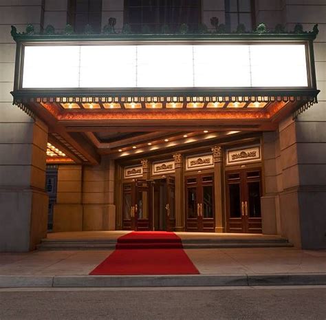 Movie theater entrance and marquee | Movie theater, Vintage movie ...