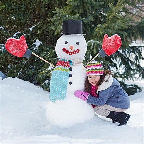 Snowman building (With images) | Winter party, Party projects, Outdoor ...