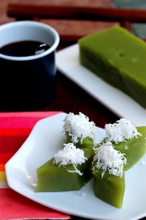 The Informal Chef: Kuih Kaswi Pandan/ Kuih Kosui Pandan 香兰卡穗糕