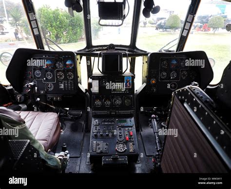 Mil mi 171 helicopter hi-res stock photography and images - Alamy