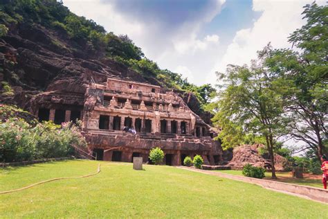 Visiting Undavalli Caves Near Vijayawada - Life and Its Experiments