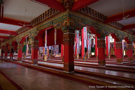 Inside tibetan temple | Vitaly Taysaev | Flickr