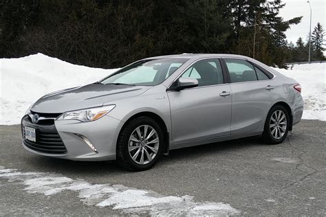 2016 Toyota Camry Hybrid - Autos.ca