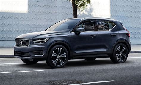 Volvo oficializa novas versões híbridas do XC40 2021