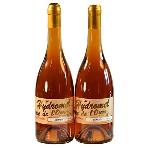 Mead is a fermented drink made with water and honey - Origin France