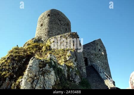 Srebrenik Fortress / Tvrđava Srebrenik Stock Photo - Alamy