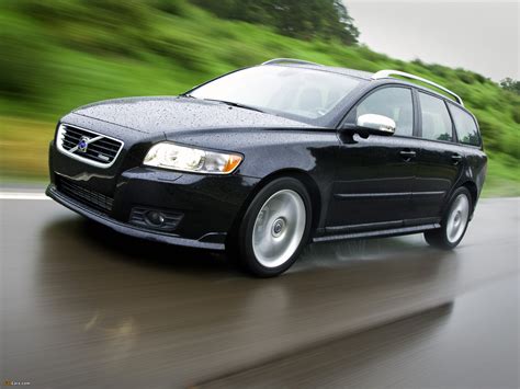 Pictures of Volvo V50 R-Design 2008–09 (2048x1536)