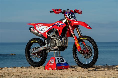 Honda reveals new-look CRF450 - MotoHead