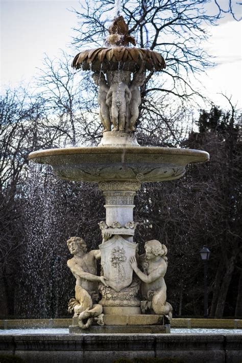 Water Fountain in Retiro Park (Parque Del Retiro) in Madrid Stock Image ...