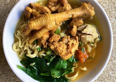 Resep Mie Ayam Ceker Bakso oleh nur afifah - Cookpad