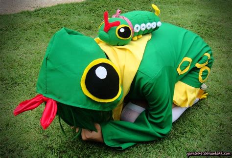 Pokemon Cosplay: Pokemon Gijinka Caterpie Cosplay