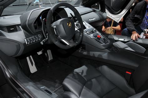 File:Lamborghini interior (5488110709).jpg - Wikimedia Commons