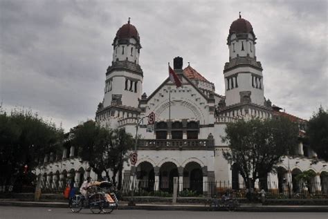 Museum Lawang Sewu Dibuka Kembali dengan Protokol Kesehatan | Republika ...