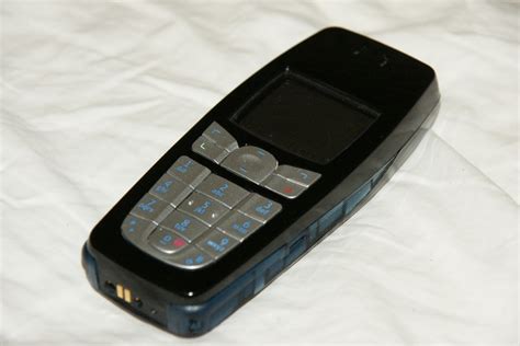 Nokia 6010 Cell Phone