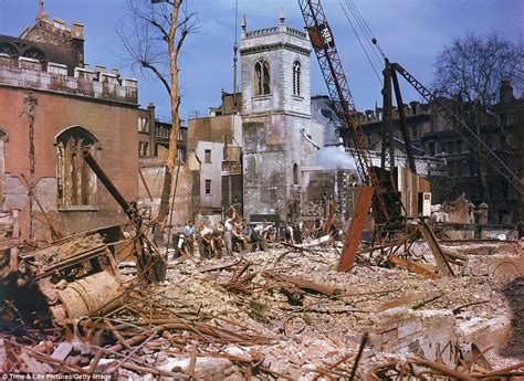 Colour pictures revealed of London blitz from Nazi bombers in World War ...