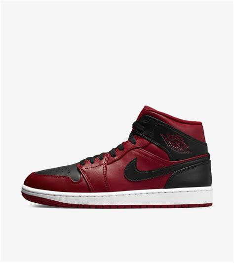 Air Jordan 1 Mid 'Gym Red and Black' (554724-660) Release Date. Nike SNKRS